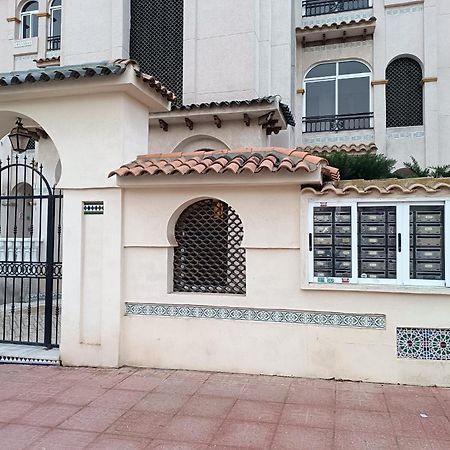 Residencia Alhambra Los Cisnes Torrevieja Esterno foto