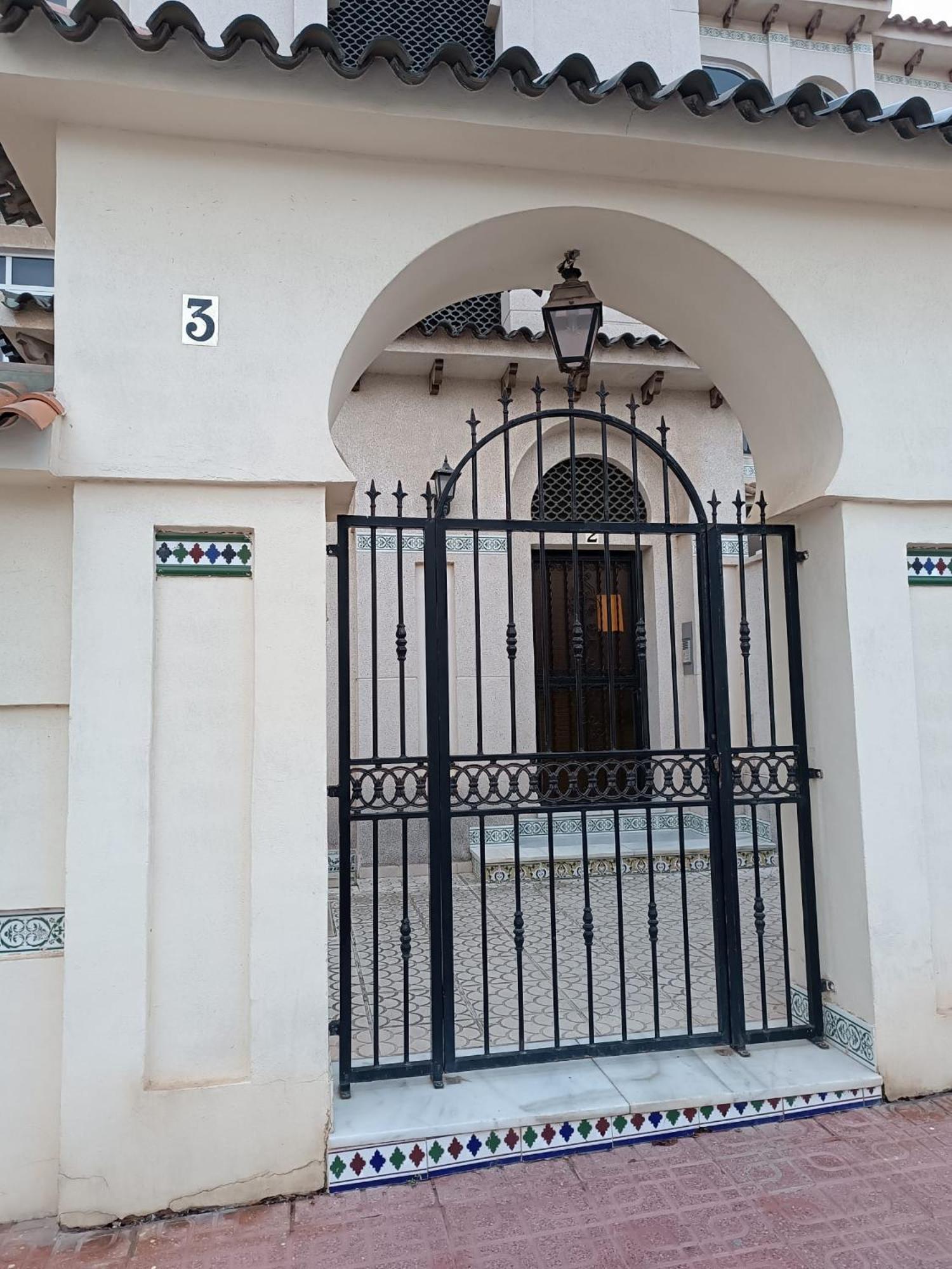 Residencia Alhambra Los Cisnes Torrevieja Esterno foto