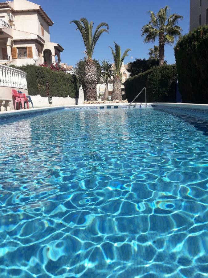 Residencia Alhambra Los Cisnes Torrevieja Esterno foto